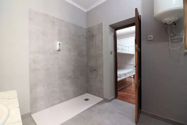 Ortak Ranzalı Oda, Karma Ranzalı Oda, Özel Banyo (1 bed in a dormitory up to 8 people)
