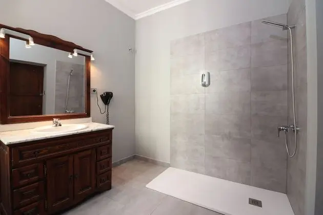 Ortak Ranzalı Oda, Karma Ranzalı Oda, Özel Banyo (1 bed in a dormitory up to 8 people)