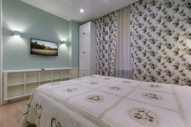 Apart Daire, 2 Yatak Odası (Griboedova 14)