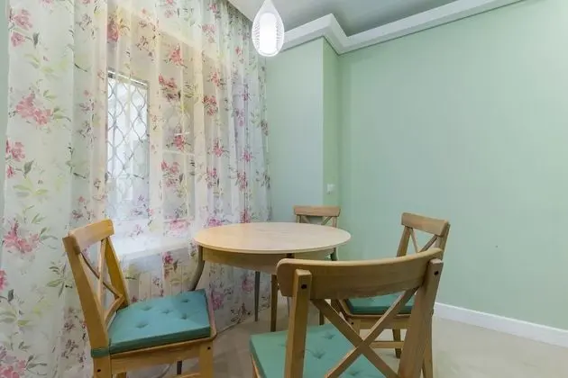 Apart Daire, 2 Yatak Odası (Griboedova 14)