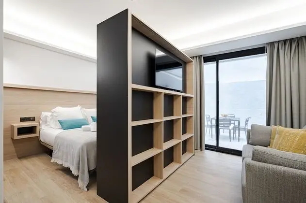 Estudio Planta Baja con Terraza