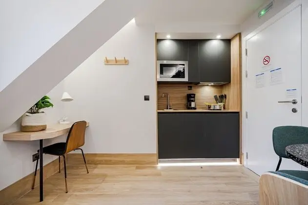 Estudio Superior con Balcón