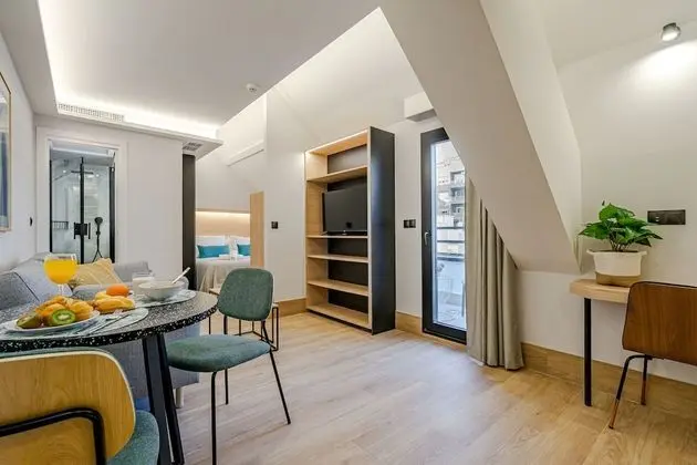 Estudio Superior con Balcón