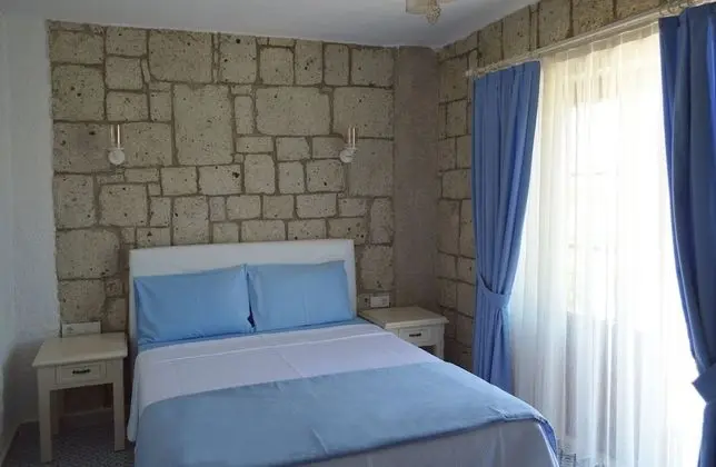 Room, Pool View