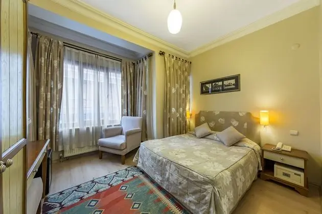 Tek Büyük veya İki Ayrı Yataklı Oda