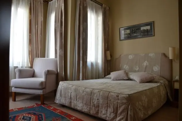 Tek Büyük veya İki Ayrı Yataklı Oda