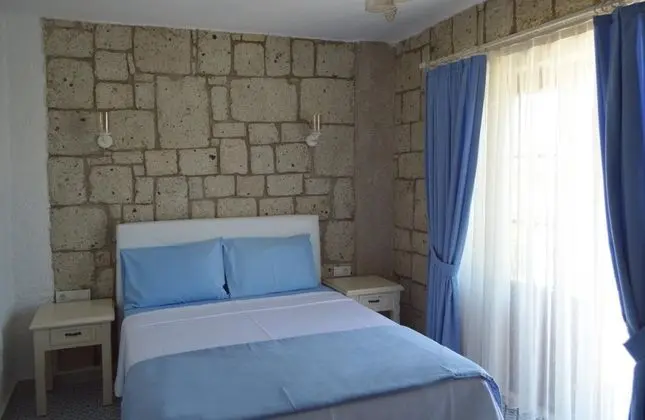 Deluxe Oda Balkonlu, Havuz Manzaralı