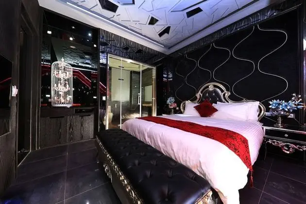 Deluxe Tek Büyük Yataklı Oda (B)