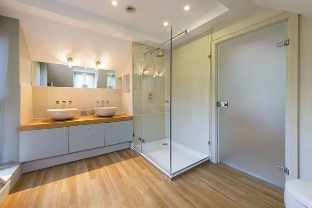 Standard Tek Büyük Yataklı Oda, Banyolu/Duşlu, Bahçe Manzaralı (Sycamore)