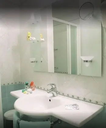 Standard Tek Büyük veya İki Ayrı Yataklı Oda