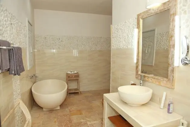 Luxury Tek Büyük Yataklı Oda, 1 Büyük (Queen) Boy Yatak, Bahçe Manzaralı