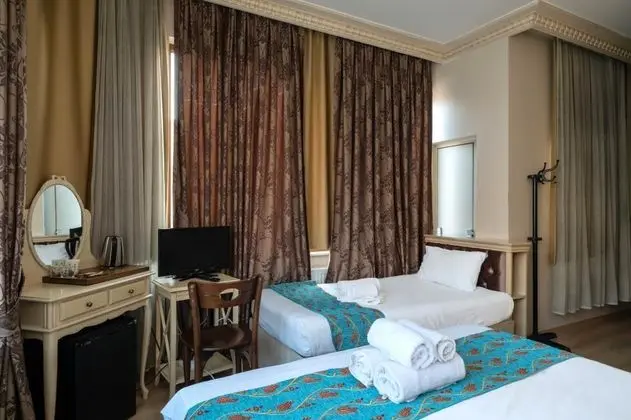 Triple, Şehir Manzaralı