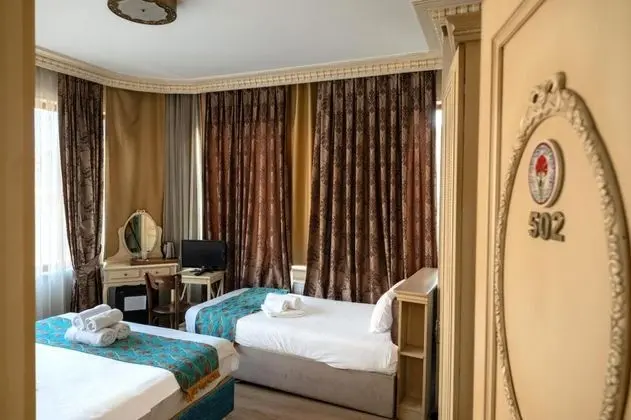 Triple, Şehir Manzaralı