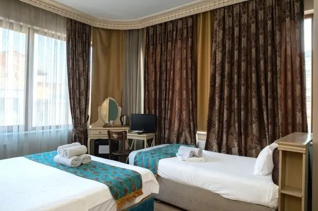 Triple, Şehir Manzaralı