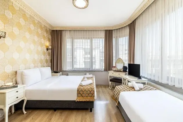 Triple, Şehir Manzaralı