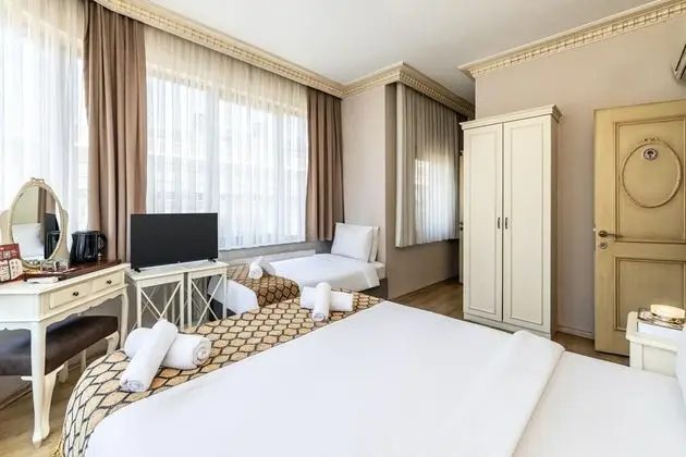 Triple, Şehir Manzaralı