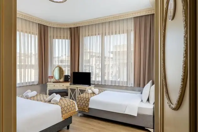 Triple, Şehir Manzaralı