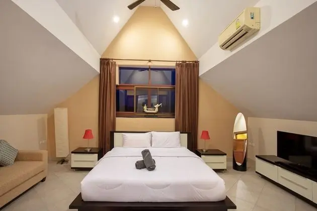 5-bedroom Villa with Private Pool