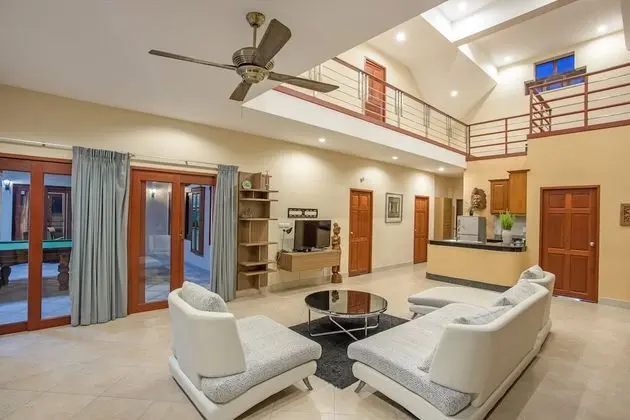5-bedroom Villa with Private Pool
