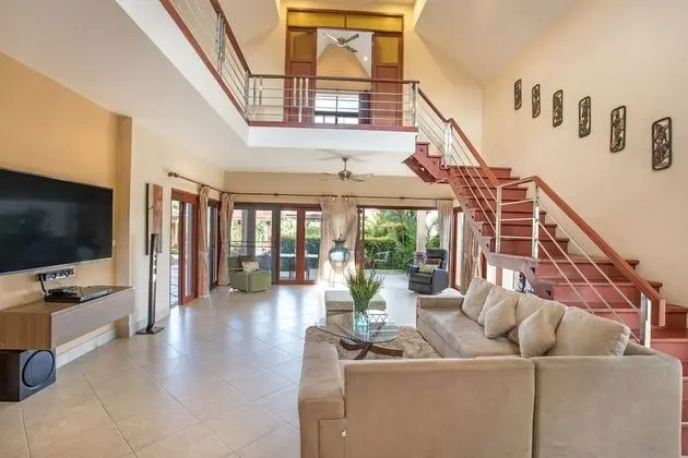5-bedroom Villa with Private Pool