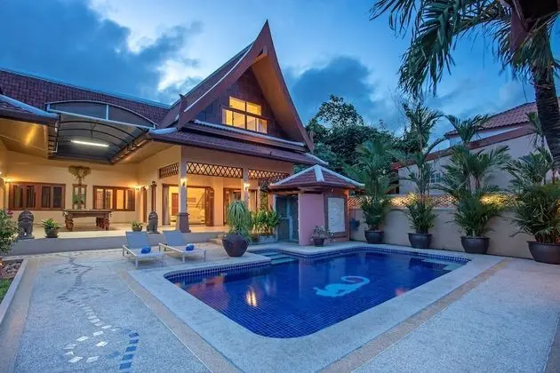 5-bedroom Villa with Private Pool