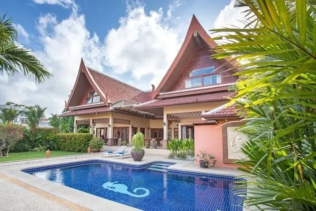5-bedroom Villa with Private Pool