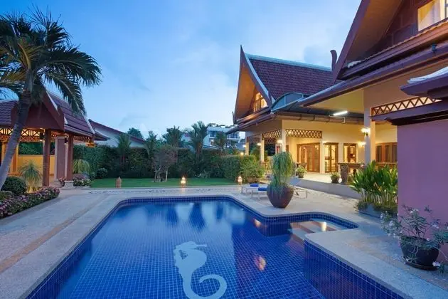 5-bedroom Villa with Private Pool