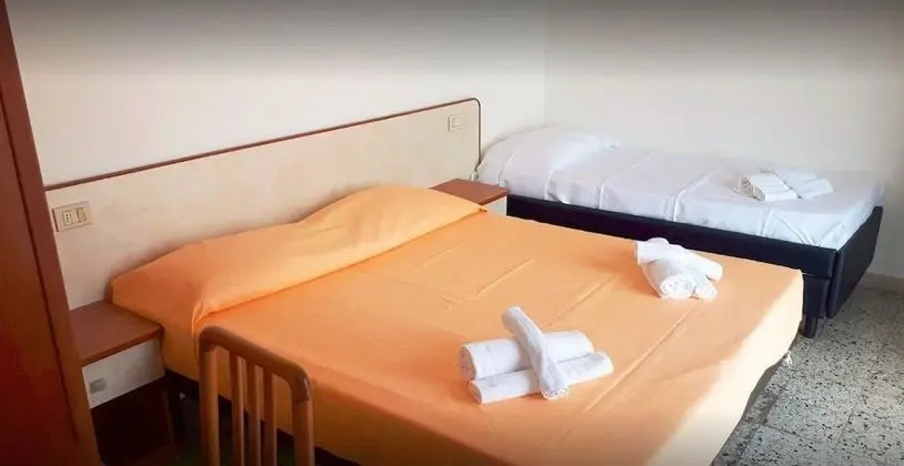 Üç Kişilik Oda, Ortak Banyo
