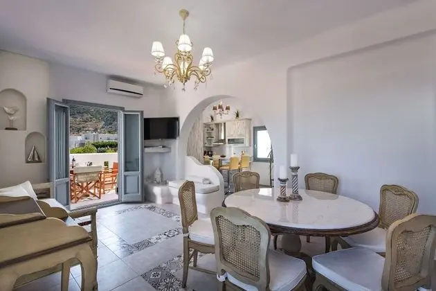 Villa (Gregoire)