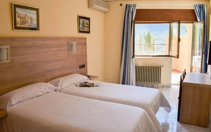 Standard Tek Büyük veya İki Ayrı Yataklı Oda, Dağ Manzaralı