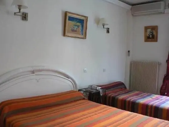 Üç Kişilik Oda