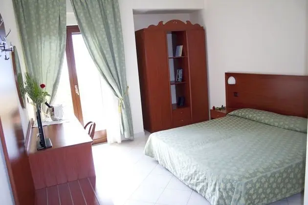 Tek Büyük veya İki Ayrı Yataklı Oda, Balkon