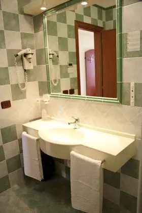 Tek Büyük veya İki Ayrı Yataklı Oda, Balkon