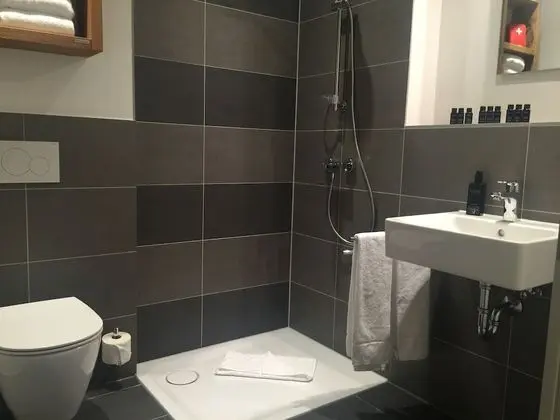 Süit (L)