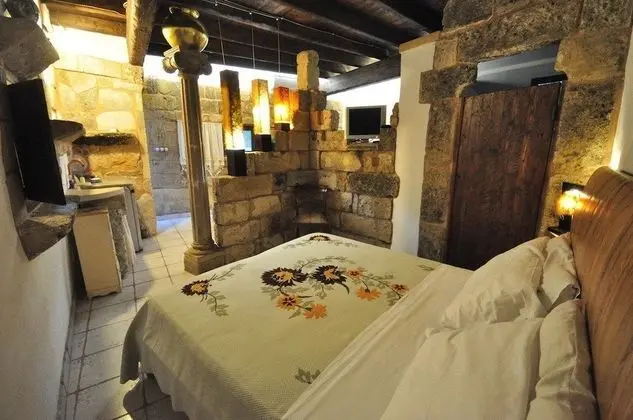 Üç Kişilik Oda