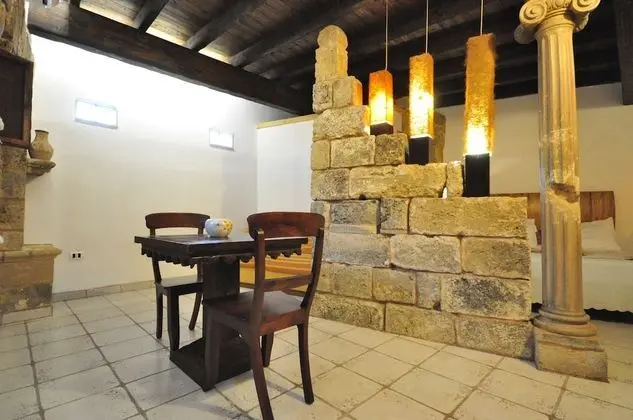 Üç Kişilik Oda