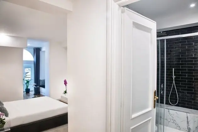 Basic Oda, 1 En Büyük (King) Boy Yatak, Sigara İçilmez, Şehir Manzaralı