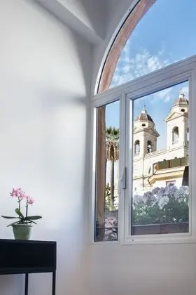 Basic Oda, 1 En Büyük (King) Boy Yatak, Sigara İçilmez, Şehir Manzaralı