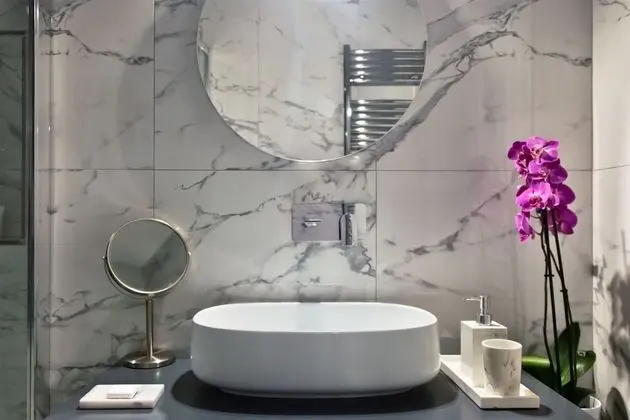 Basic Oda, 1 En Büyük (King) Boy Yatak, Sigara İçilmez, Şehir Manzaralı