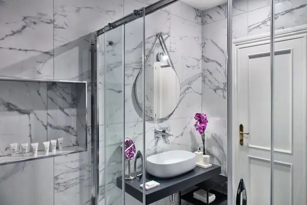 Basic Oda, 1 En Büyük (King) Boy Yatak, Sigara İçilmez, Şehir Manzaralı