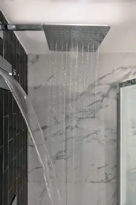 Superior Oda, 1 En Büyük (King) Boy Yatak ve Çekyat, Sigara İçilmez, Şehir Manzaralı