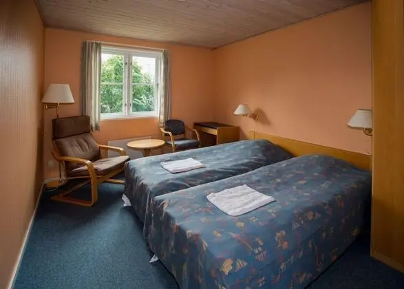 İki Ayrı Yataklı Oda, Ek Bina