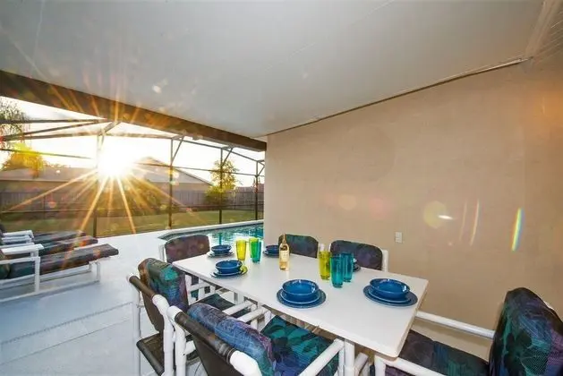 Villa (Fenced Yard, Private Pool, Close to D)