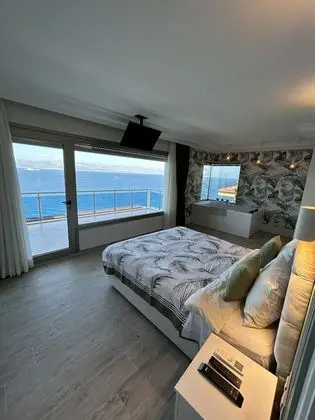 Deluxe Tek Büyük Yataklı Oda