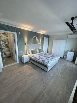 Deluxe Tek Büyük Yataklı Oda