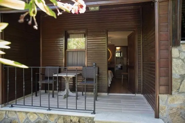 Triple, Orman Manzaralı