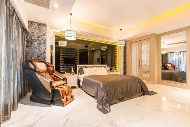 Luxury Tek Büyük Yataklı Oda