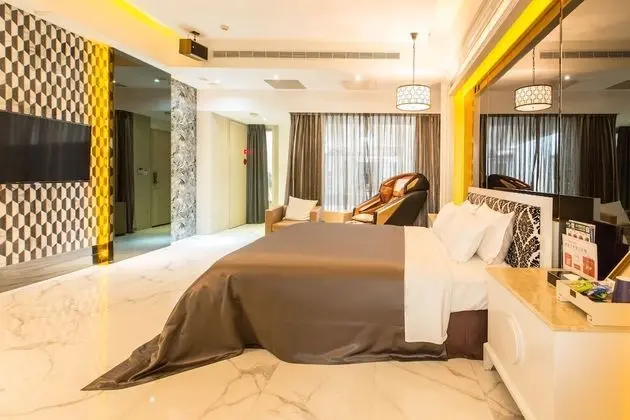 Luxury Tek Büyük Yataklı Oda
