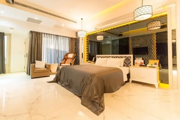 Luxury Tek Büyük Yataklı Oda