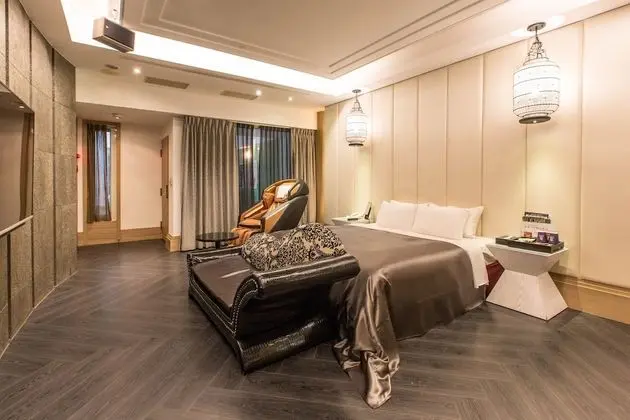 Luxury Tek Büyük Yataklı Oda